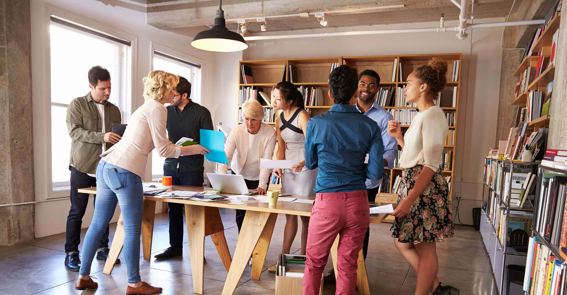 Derneğimiz, Belediye Başkanımız Sayın Alper YEĞİN Bey'in  projelerinden biri olarak Osmangazi Mahallesi Tomruk sokak'da  bulunan Alsancak parkına taşınarak açılışı yapılmıştır.