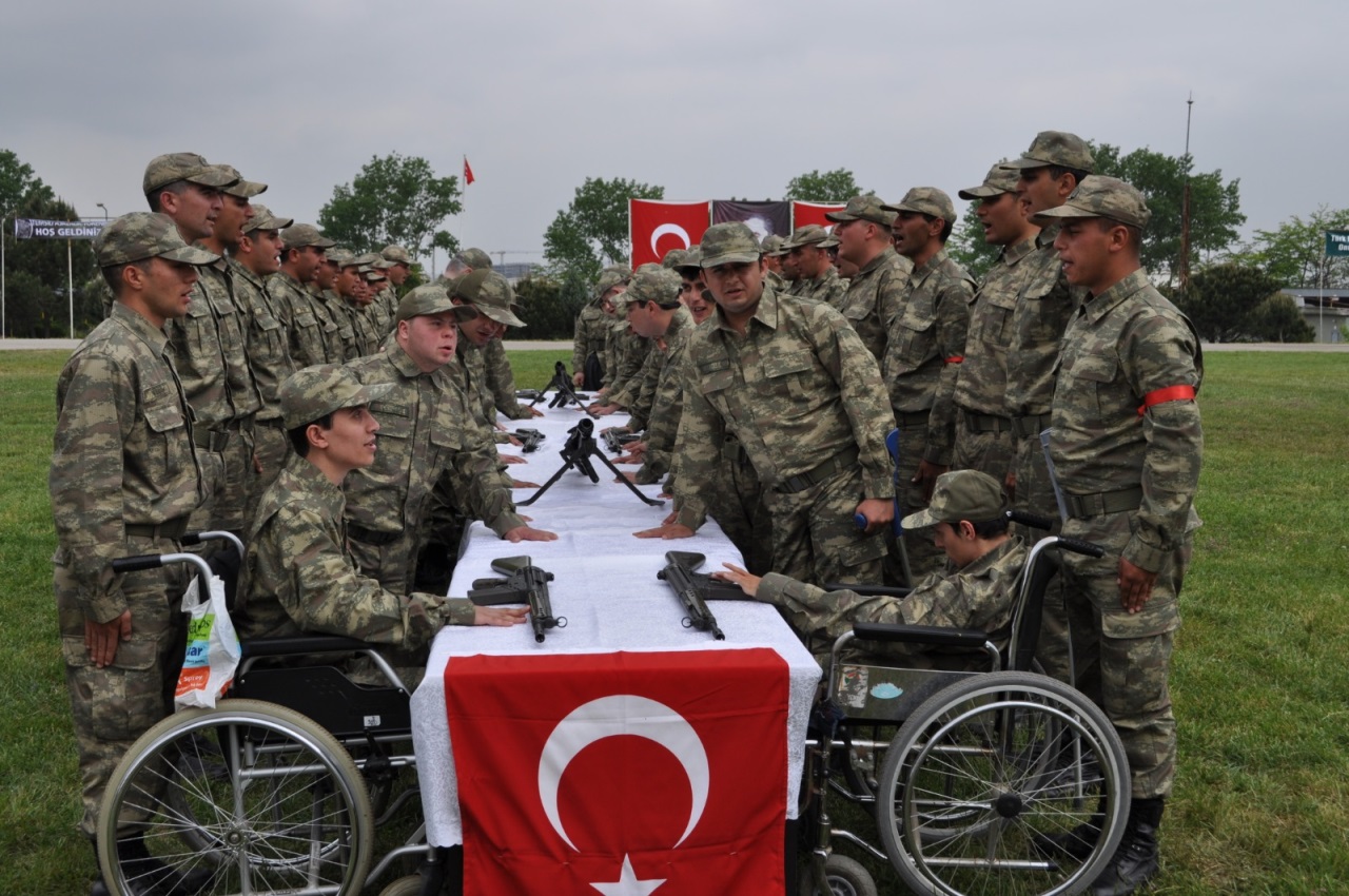 Engelli üyelerimizin sembolik askerlik tören sevinci