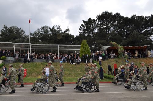Engelli üyelerimizin sembolik askerlik törenlerine katılım sağladık (2)